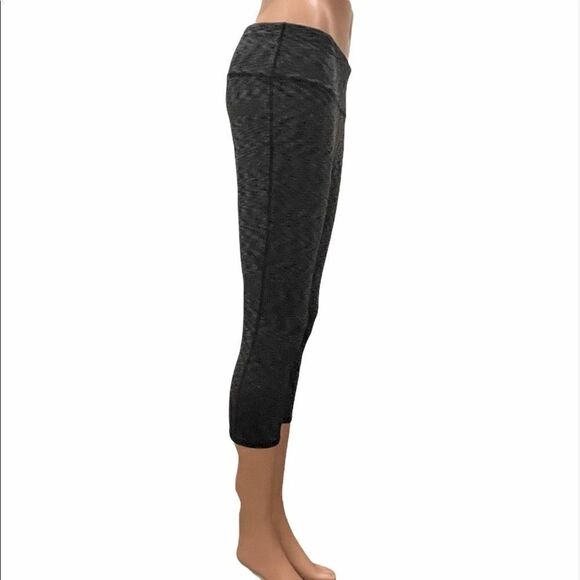 Ideology cropped leggings in Size Medium - Picture 2 of 7